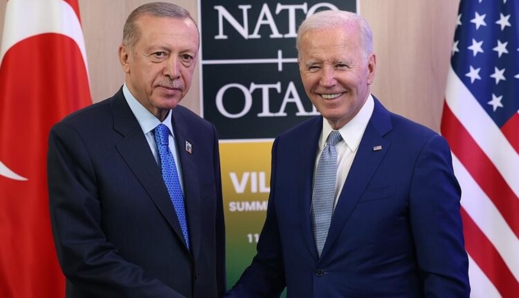 Pulitzer ödüllü gazetecinin iddiası: Biden, İsveç’in NATO üyeliğine karşılık IMF kredisi teklif etti
