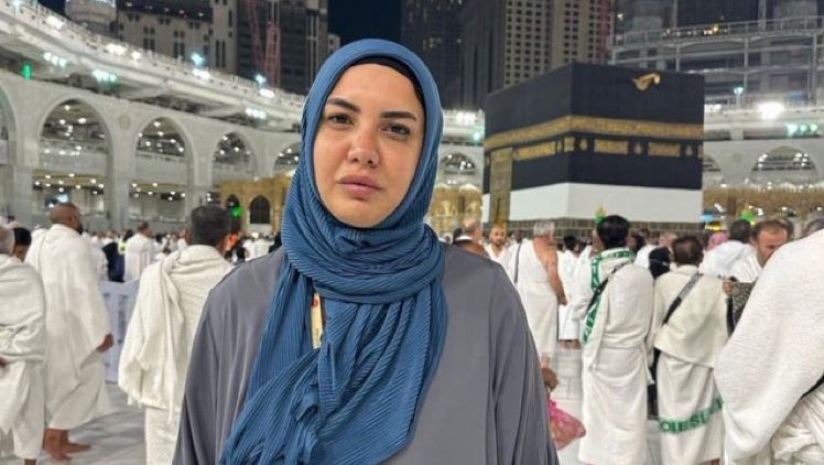 Umre fotoğrafı tepki çekmişti! Fulya Öztürk eleştirilere yanıt verdi 1 Umre fotoğrafı tepki çekmişti! Fulya Öztürk eleştirilere yanıt verdi
