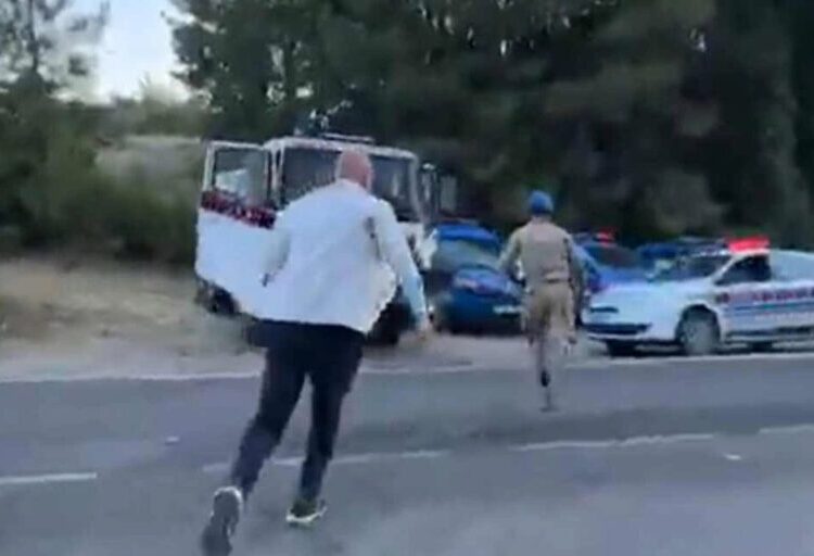 CHP’li Tanal’dan kaçan iki jandarma açığa alındı 1 CHP’li Tanal’dan kaçan iki jandarma açığa alındı