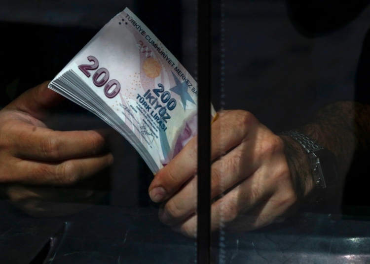 Zamlı memur maaşlarının asgari ücret ve açlık sınırına oranı son 10 yılda nasıl değişti? 1 Zamlı memur maaşlarının asgari ücret ve açlık sınırına oranı son 10 yılda nasıl değişti?