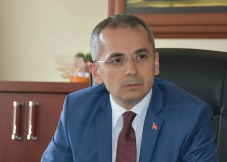 Vali yardımcısı isyan etti: Herkes daha çalmadan kılıfını uyduruyor 1 Vali yardımcısı isyan etti: Herkes daha çalmadan kılıfını uyduruyor