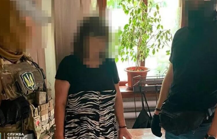 Kritik bilgileri anbean Rusya’ya aktarmış: Zelenskiy’e suikast hazırlığında olan bir kadın tutuklandı 1 Kritik bilgileri anbean Rusya’ya aktarmış: Zelenskiy’e suikast hazırlığında olan bir kadın tutuklandı