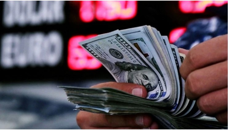 Evren Devrim Zelyut: Benzin 46, dolar 31 lira olacak 1 Evren Devrim Zelyut: Benzin 46, dolar 31 lira olacak