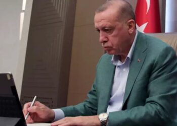 Erdoğan, 21 il başkanını görevden aldı