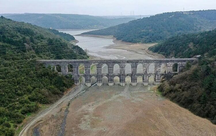 İstanbul'u bekleyen su krizi: Sadece 65 günlük su kaldı! 1 İstanbul’u bekleyen su krizi: Sadece 65 günlük su kaldı!