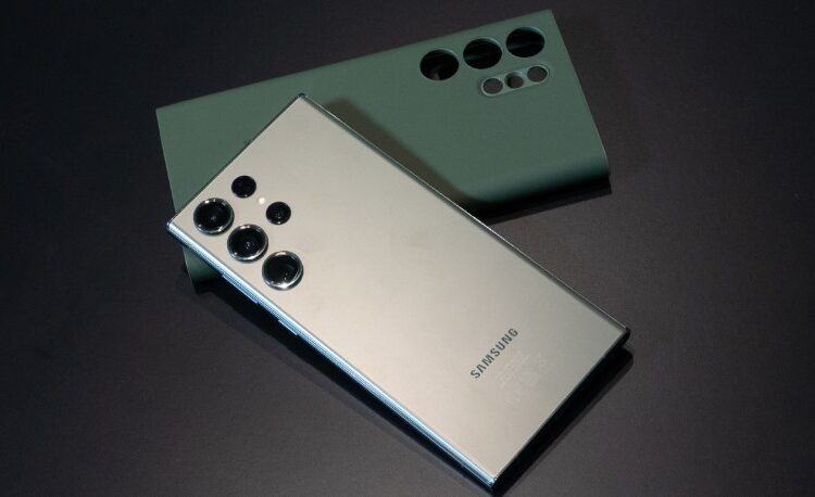 Samsung Galaxy S24 Ultra kullanıcıların sevdiği özellikten yoksun geliyor 1 Samsung Galaxy S24 Ultra kullanıcıların sevdiği özellikten yoksun geliyor