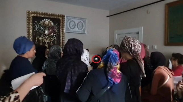 Randevulu sistemle günde 300 kişiye muska yazıyor 1 Randevulu sistemle günde 300 kişiye muska yazıyor