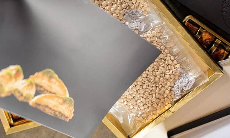 Baklava kutularında gizlenmiş 2 milyon uyuşturucu hap ele geçirildi 1 Baklava kutularında gizlenmiş 2 milyon uyuşturucu hap ele geçirildi