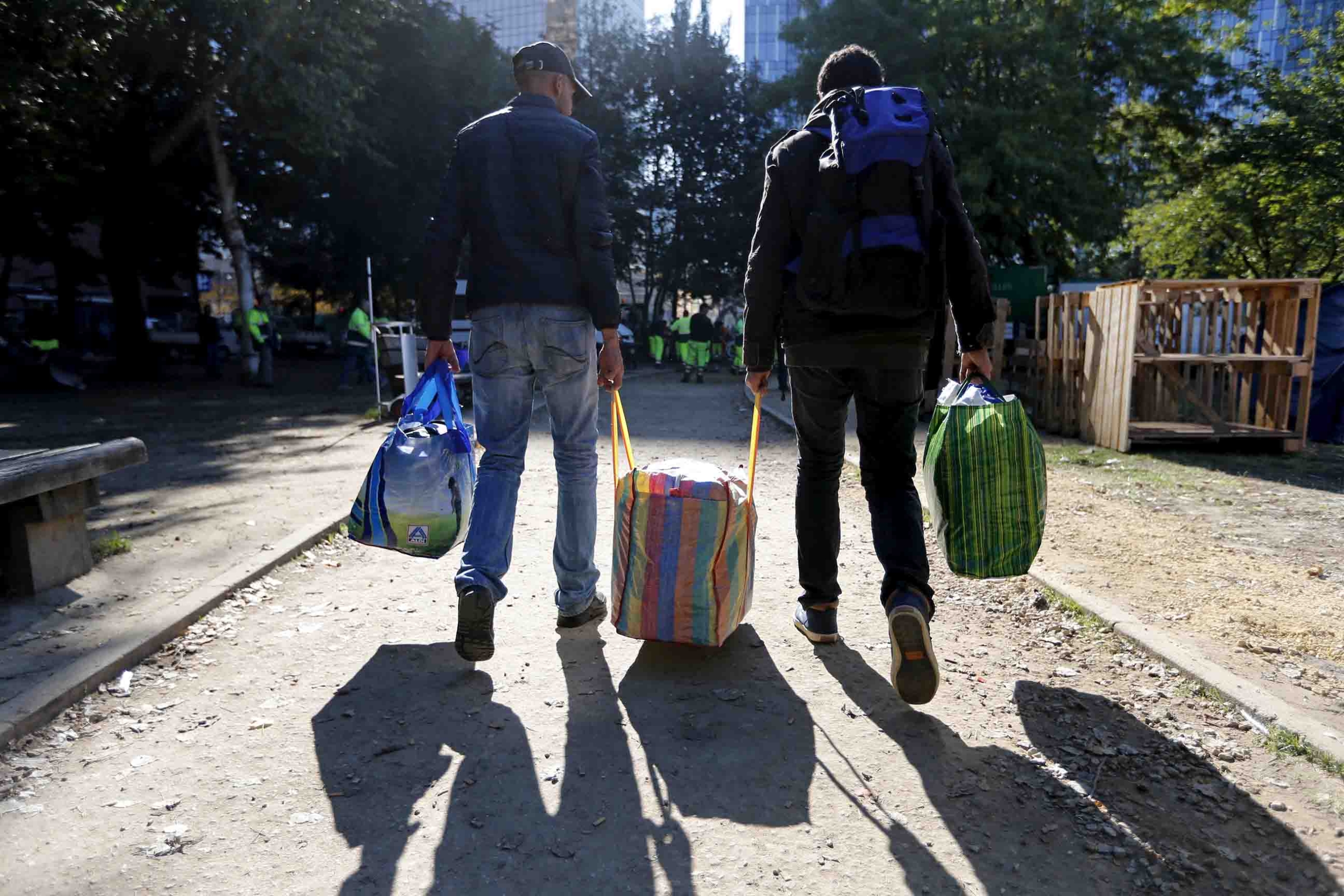 Belçika, bekar erkek sığınmacı kabulünü geçici olarak durdurdu