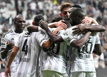 Beşiktaş, siyah incileriyle turu geçti