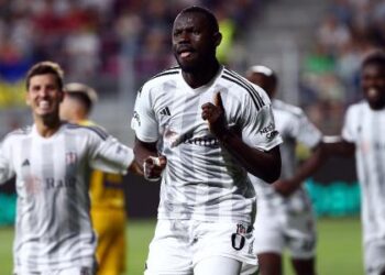 Beşiktaş, Dinamo Kiev deplasmanında son dakika golüyle kazandı