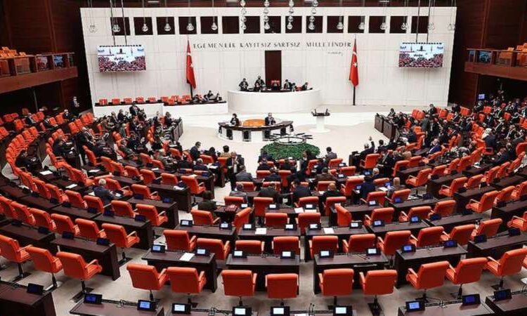 CHP, kamu alımlarında mülakatın kaldırılması için yasa teklifini TBMM Başkanlığı’na sundu 1 CHP, kamu alımlarında mülakatın kaldırılması için yasa teklifini TBMM Başkanlığı’na sundu