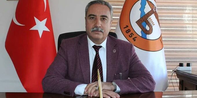 'Vaatleri yerine getiremedik' diyen belediye başkanı MHP'den istifa etti 1 ‘Vaatleri yerine getiremedik’ diyen belediye başkanı MHP’den istifa etti