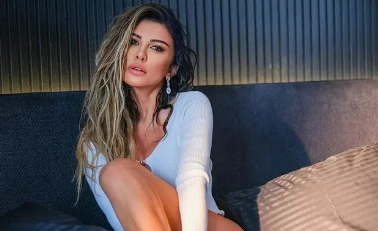 Selen Görgüzel genç görünmek için anne sütü içiyormuş: “Arkadaşımdan sağdım” 1 Selen Görgüzel genç görünmek için anne sütü içiyormuş: “Arkadaşımdan sağdım”