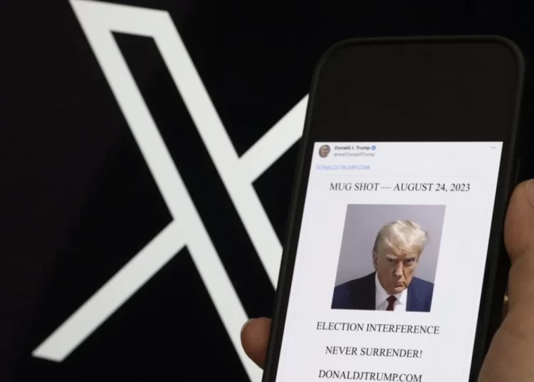 Trump’tan 2,5 yıl sonra ilk Twitter paylaşımı: Sabıka fotoğrafı