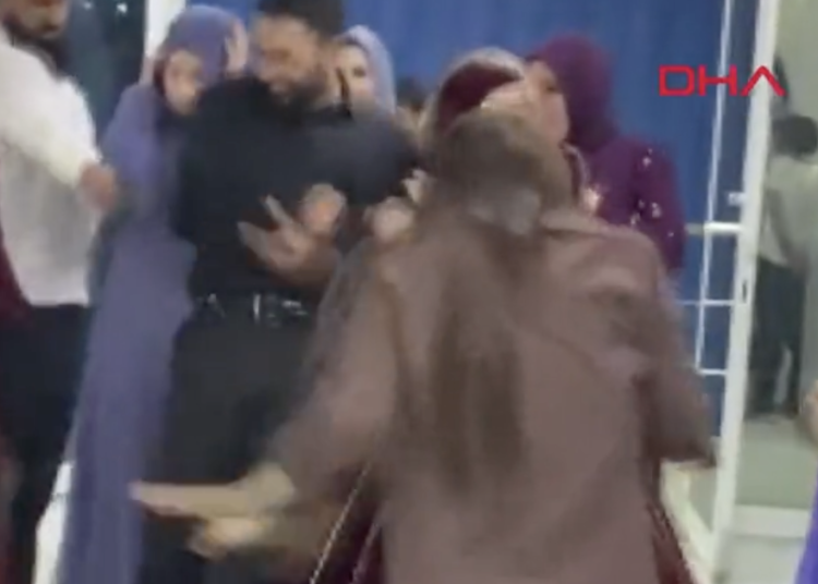 Düğünü basan gelinin kuzeni, damadı vurdu 1 Düğünü basan gelinin kuzeni, damadı vurdu