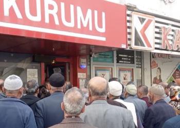En çok hayvan yetiştirilen Erzurum'da, ucuz et kuyruğu 9 En çok hayvan yetiştirilen Erzurum’da, ucuz et kuyruğu