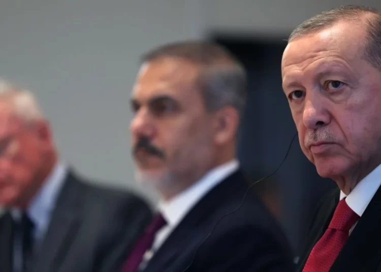 'Yolları ayırabiliriz' diyen Erdoğan: Türkiye-AB ilişkilerinde fırsat penceresi açıldı 1 ‘Yolları ayırabiliriz’ diyen Erdoğan: Türkiye-AB ilişkilerinde fırsat penceresi açıldı