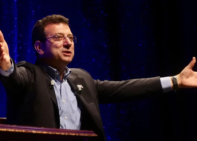 Ekrem İmamoğlu: Özgür Özel’e ve yol arkadaşlarına başarılar diliyorum 1 Ekrem İmamoğlu: Özgür Özel’e ve yol arkadaşlarına başarılar diliyorum