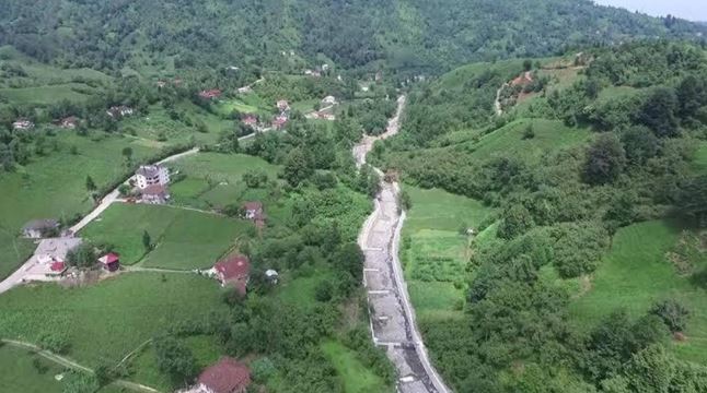 Sahibini ısırdıktan sonra ölen köpek kuduz çıktı: 3 köy, 6 aylığına karantina altına alındı 1 Sahibini ısırdıktan sonra ölen köpek kuduz çıktı: 3 köy, 6 aylığına karantina altına alındı