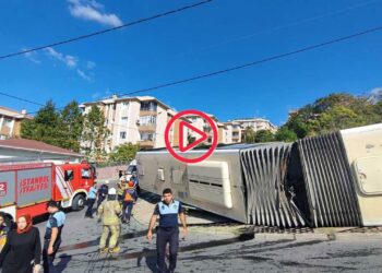 Başakşehir’de İETT otobüsü devrildi: Yaralılar var