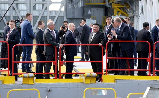 Putin'le görüşen Kim'den dünyayı tedirgin edecek sözler: Rusya'nın tüm kararlarını destekleyeceğiz 1 Putin’le görüşen Kim’den dünyayı tedirgin edecek sözler: Rusya’nın tüm kararlarını destekleyeceğiz