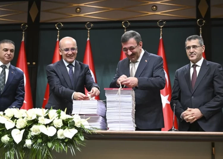 2024 bütçesi açıklandı, vergi yükü ağırlaştı 1 2024 bütçesi açıklandı, vergi yükü ağırlaştı