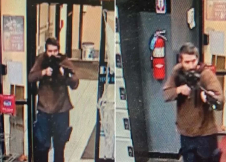 ABD'de silahlı saldırı: En az 22 ölü, 60'a yakın yaralı 1 ABD’de silahlı saldırı: En az 22 ölü, 60’a yakın yaralı