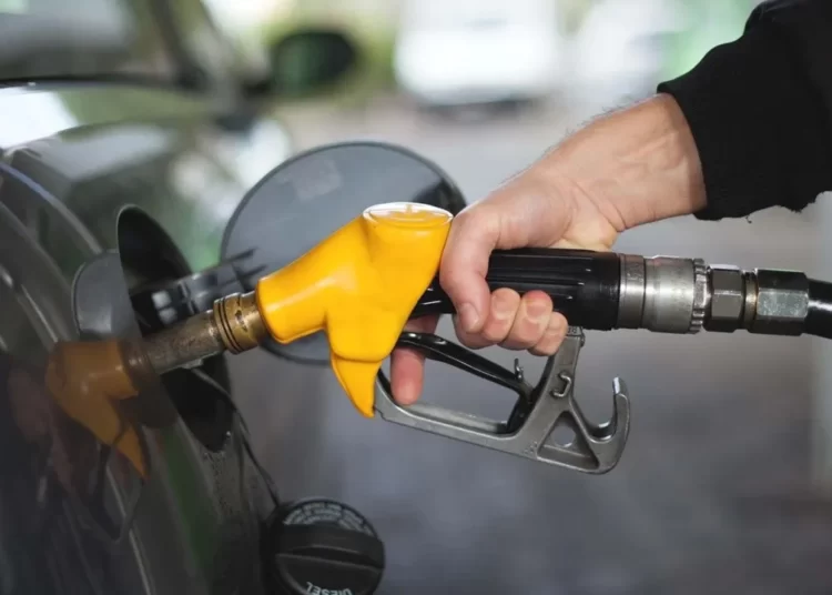 Benzine zam geliyor
