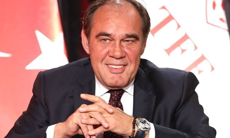 Gazeteci Bahadır Özgür’den Yıldırım Demirören iddiası: Dominica'dan vatandaşlık almış 1 Gazeteci Bahadır Özgür’den Yıldırım Demirören iddiası: Dominica’dan vatandaşlık almış