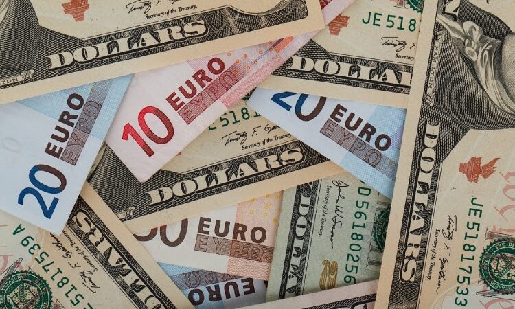 Dolarda yükseliş devam ediyor 1 Dövizde yükseliş sürüyor