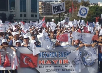 Hükümetin yeni planı: Emeklilik yaşı daha da yükselecek, aylıklar düşecek