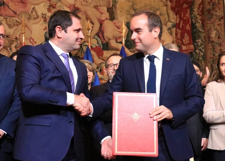 Fransa, Ermenistan’a savunma silahları satacak
