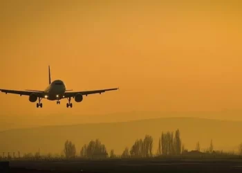 Uçağın rotası 550 kilometre saptı: Farklı şehre indi