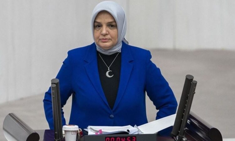 Meclis kürsüsünde yoksulluğun artmasıyla övündü 1 Meclis kürsüsünde yoksulluğun artmasıyla övündü