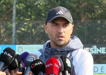 Burak Yılmaz’dan Aboubakar itirafı: 4 ay sonraki alacağını istemiş
