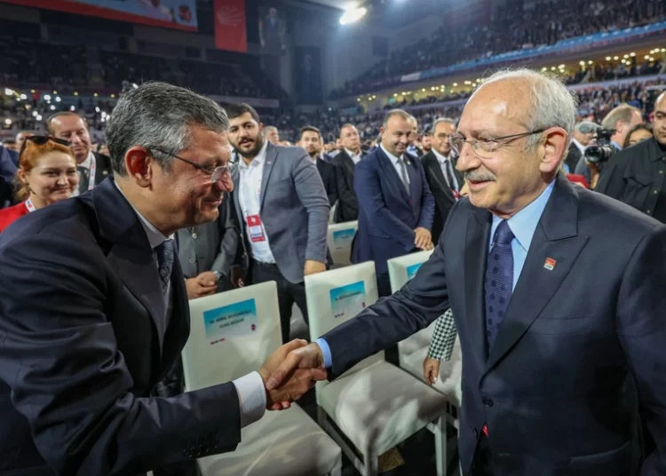 CHP kurultayının ardından ilk anket: İşte değişimden memnun olduğunu söyleyenlerin oranı 1 CHP kurultayının ardından ilk anket: İşte değişimden memnun olduğunu söyleyenlerin oranı
