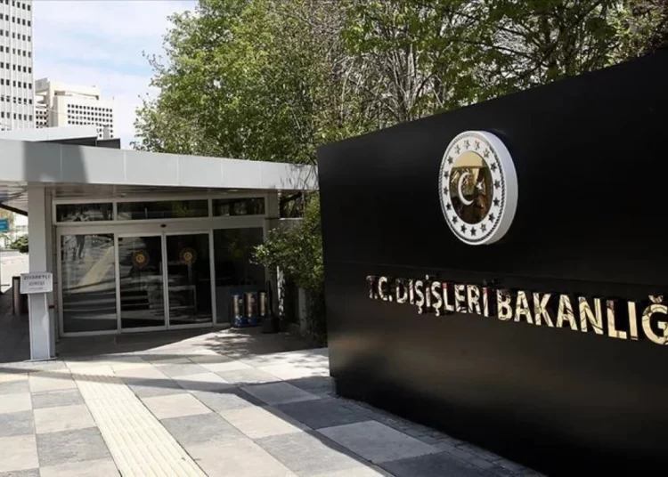 Dışişleri Bakanlığı: Türkiye ve KKTC vatandaşı 87 kişi Mısır’a ulaştı
