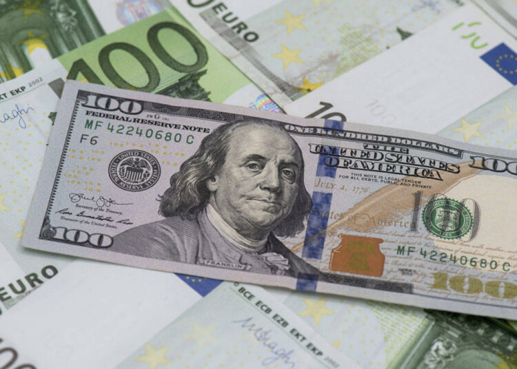 Dolar güne rekorla başladı 1 Dolar güne yeni rekorla başladı
