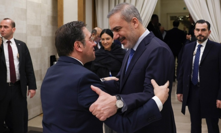 İspanyol mevkidaşından Hakan Fidan’a sıcak karşılama