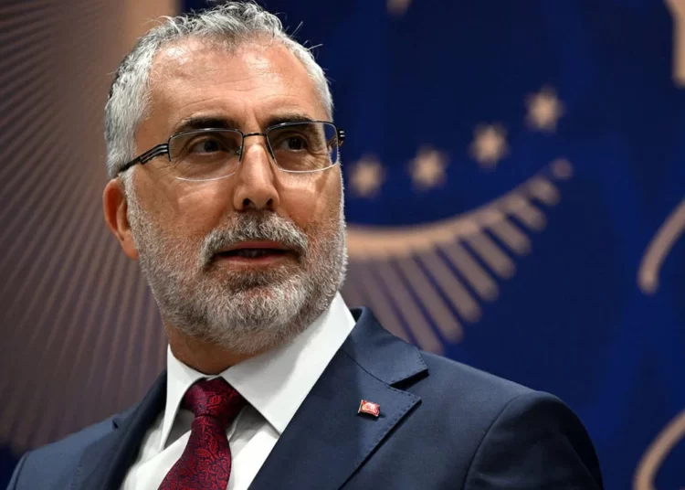 Işıkhan'dan asgari ücret açıklaması: Maksimum faydayı gözeteceğiz 1 Işıkhan’dan asgari ücret açıklaması: Maksimum faydayı gözeteceğiz