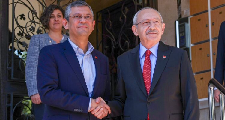Kılıçdaroğlu: Özgür Özel’in elini kaldıracaktım ama o tweet ağırıma gitti…