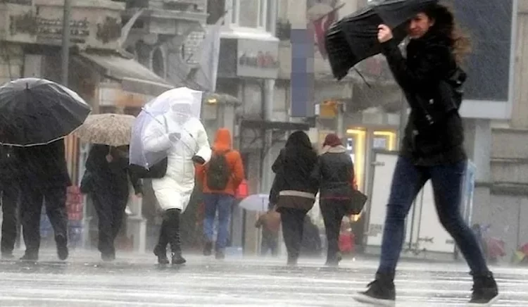 Birçok ilde sağanak ve gök gürültülü sağanak yağış bekleniyor 1 Valilik uyardı: İstanbul’a kuvvetli sağanak geliyor