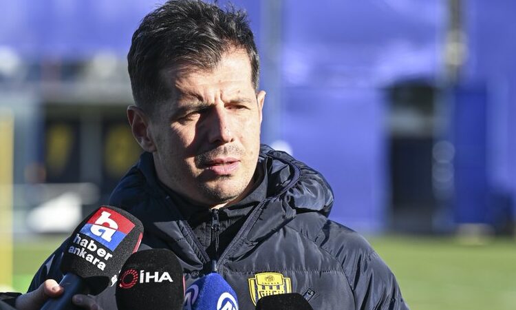 İddia: Emre Belözoğlu istifa edecek 1 Emre Belözoğlu, eski başkanını savundu: Özgürlüğüne kavuşursa motive olacağız