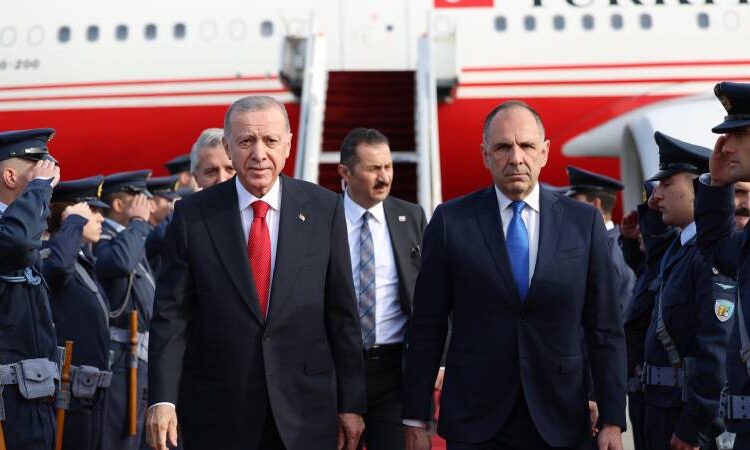 Cumhurbaşkanı Erdoğan, 6 yıl sonra ilk kez Atina'da 1 Cumhurbaşkanı Erdoğan, 6 yıl sonra ilk kez Atina’da