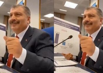 Fahrettin Koca ‘para sayma’ hareketi için doktorlardan özür diledi