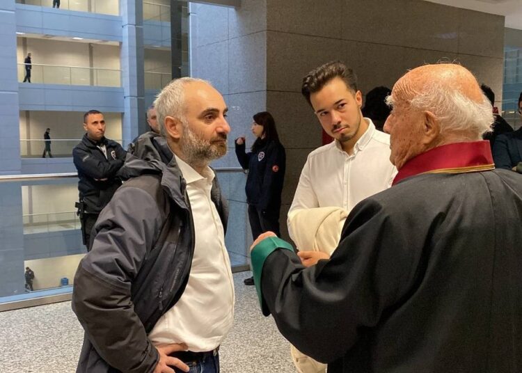 Gazeteci İsmail Saymaz için hapis cezası istendi