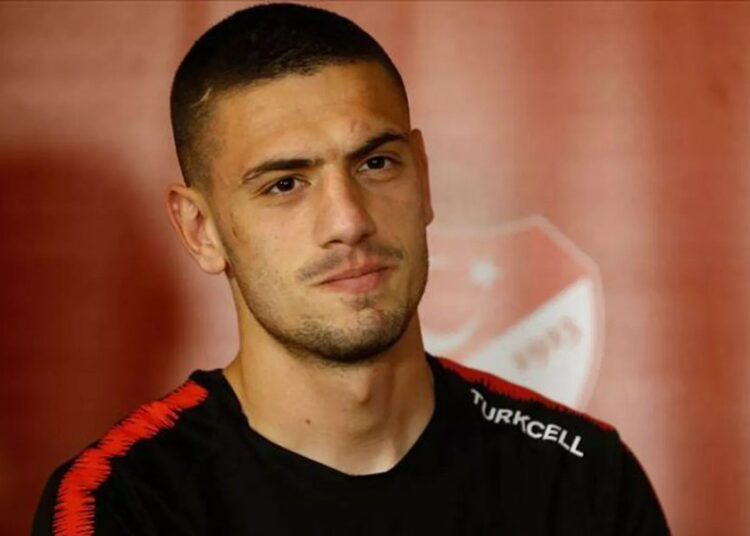 Merih Demiral tepkilere yanıt verdi: “Allah belanızı versin” 1 Merih Demiral tepkilere yanıt verdi: “Allah belanızı versin”