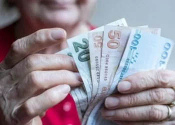 Çalışan emeklilere 5 bin lira düzenlemesi yılbaşından önce yasalaşacak