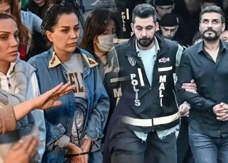 Dilan Polat soruşturmasındaki ünlü isim kim? 1 Dilan Polat soruşturmasındaki ünlü isim kim?